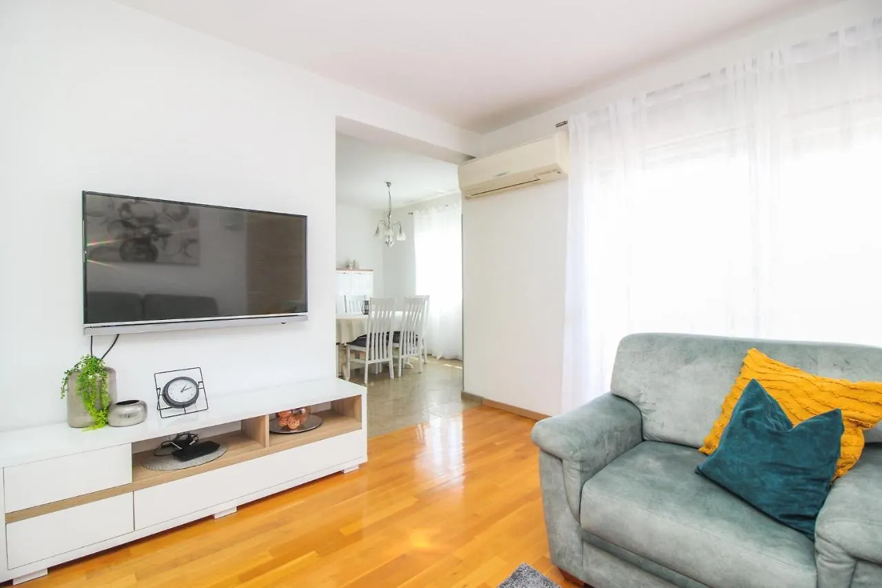 Apartments Lotta Zadar 0*,  Croatia